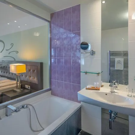 Gunaras Spa Szálloda 4*