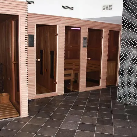 Gunaras Hotel